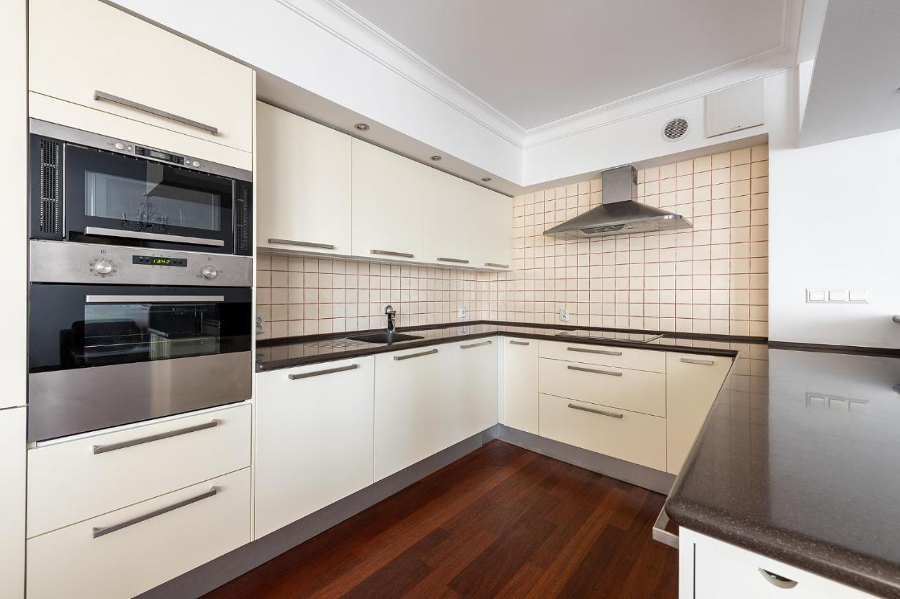 Bukowinska 12 Prywatne Mieszkanie 80M2 Z Dwiema Sypialniami I Balkonem 2X Bezplatne Miejsca Parkingowe Samodzielne Zameldowanie! Private Garage! Self Check-In System! وارسو المظهر الخارجي الصورة