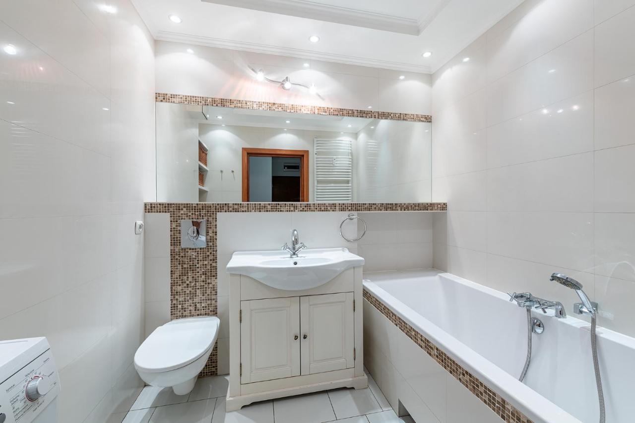 Bukowinska 12 Prywatne Mieszkanie 80M2 Z Dwiema Sypialniami I Balkonem 2X Bezplatne Miejsca Parkingowe Samodzielne Zameldowanie! Private Garage! Self Check-In System! وارسو المظهر الخارجي الصورة